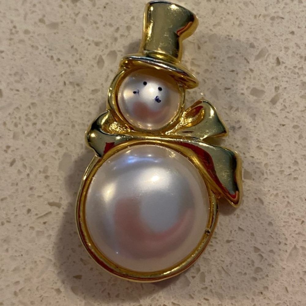 Adorable snowman white with gold trimming 1 5/8 x 1”  pin in back 1/4